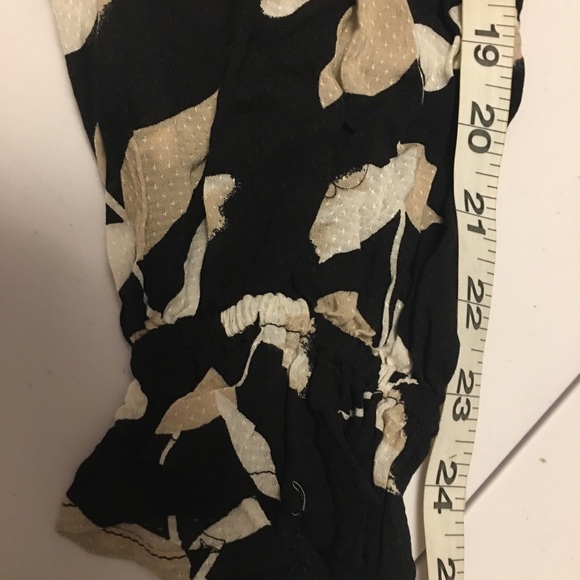 Floral Print Blouse with Ruffles high/low Small - Picture 7 of 11